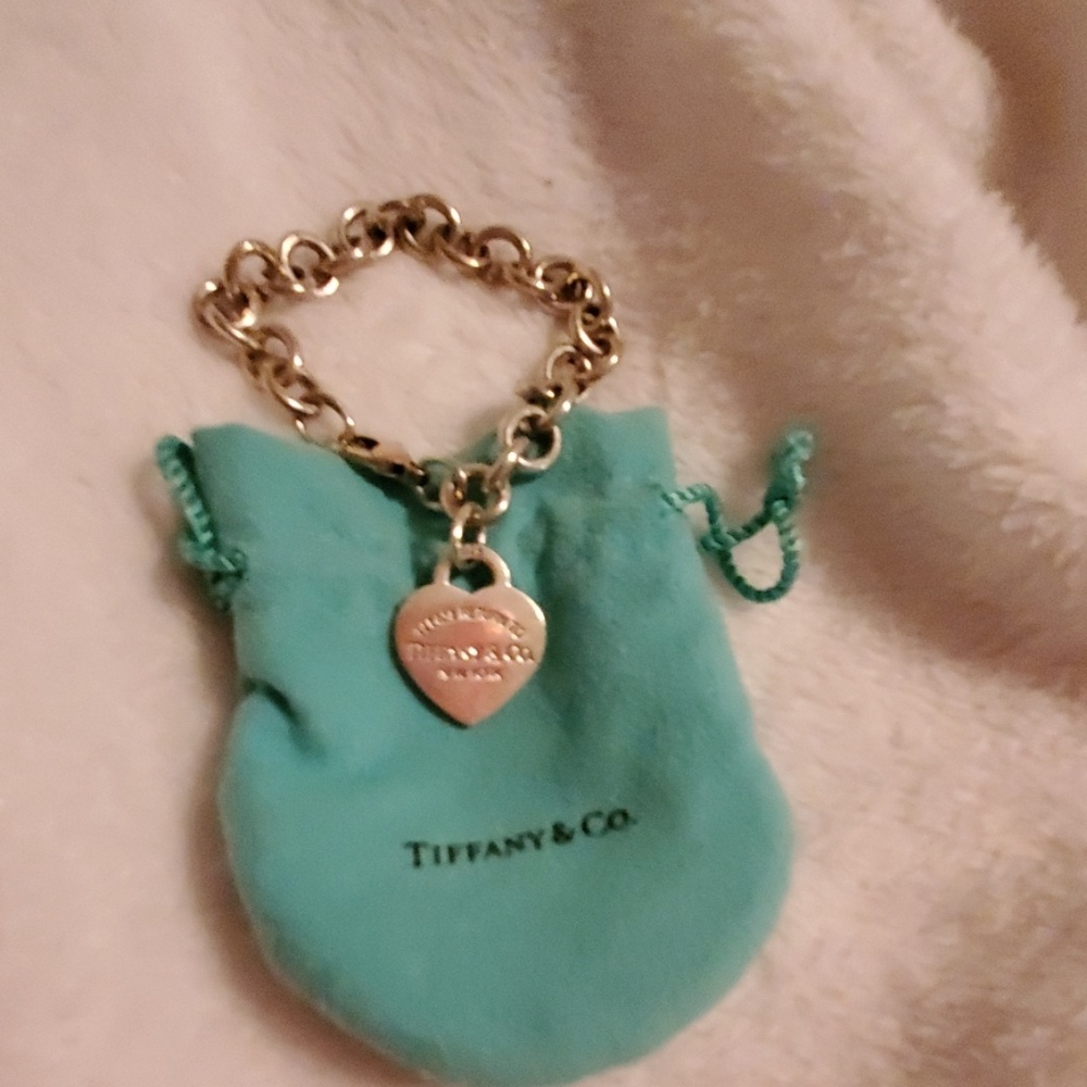 Tiffany & Co. heart pendant bracelet